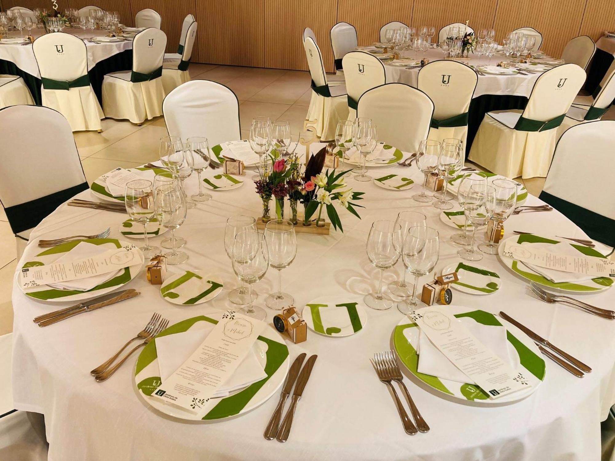 Hotel Jardines De Uleta Suites Vitoria-Gasteiz Ngoại thất bức ảnh