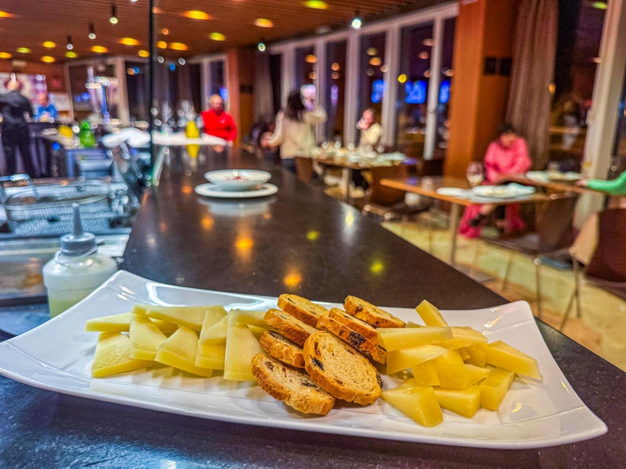 Hotel Jardines De Uleta Suites Vitoria-Gasteiz Ngoại thất bức ảnh