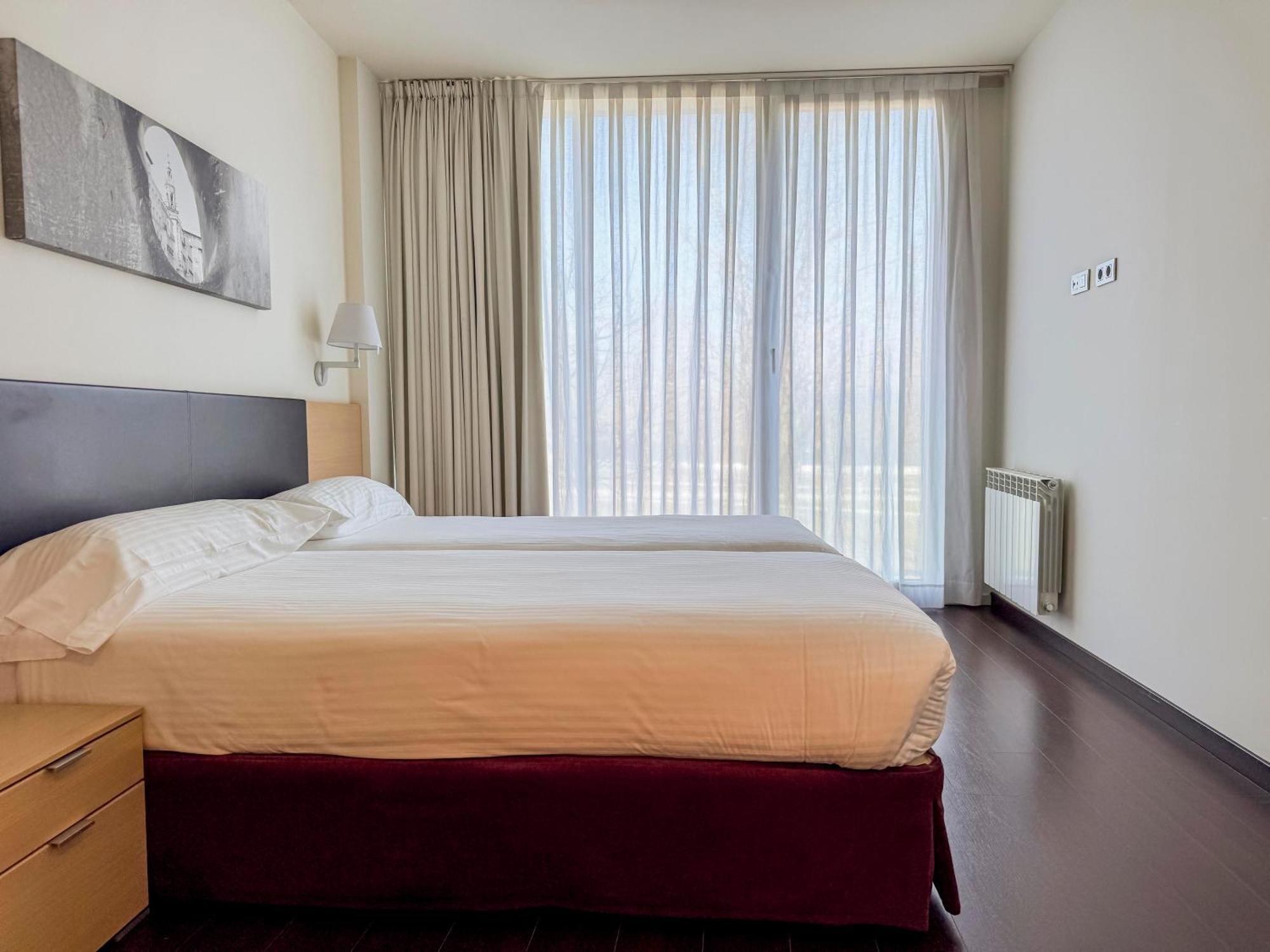 Hotel Jardines De Uleta Suites Vitoria-Gasteiz Ngoại thất bức ảnh