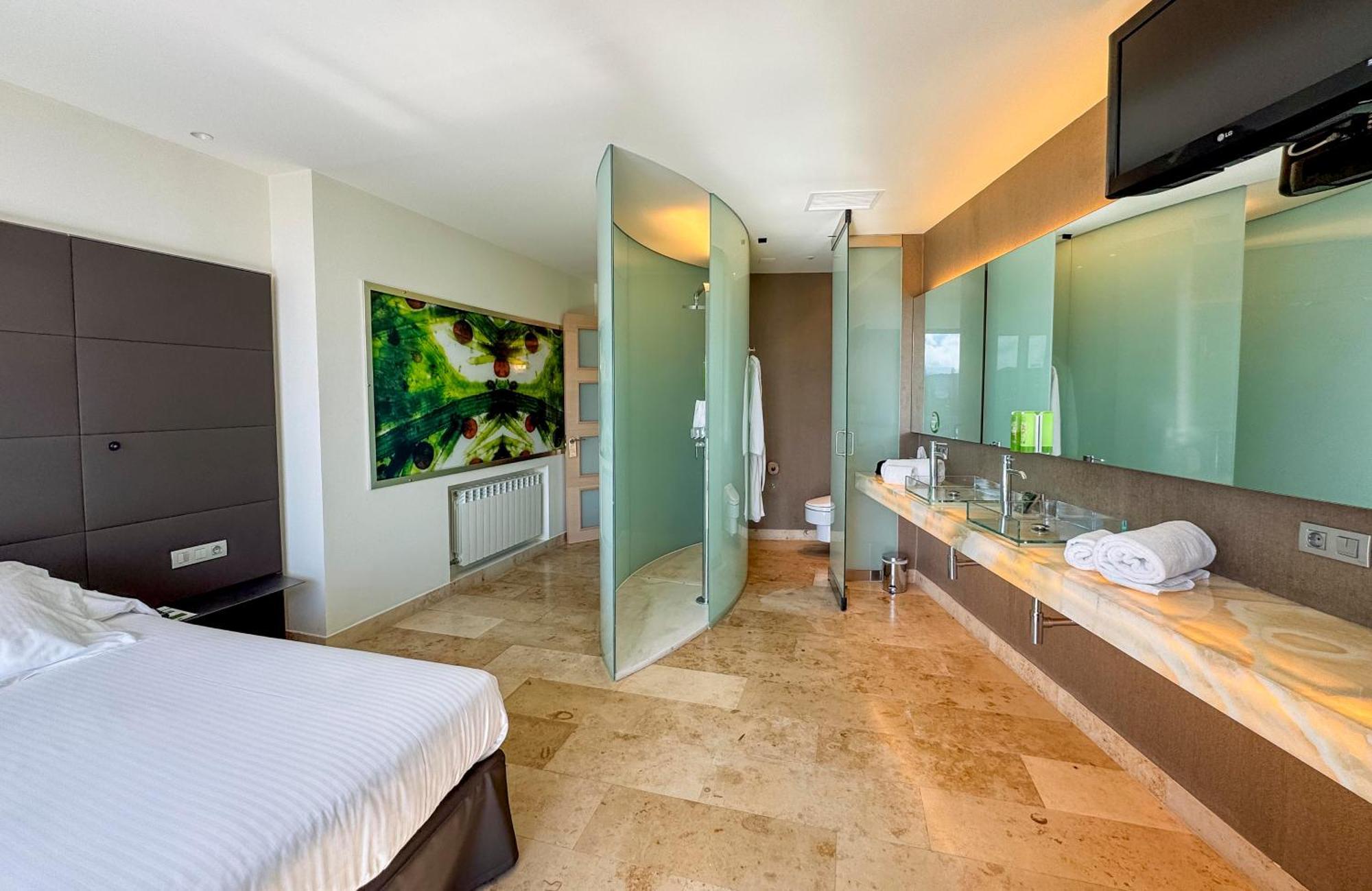 Hotel Jardines De Uleta Suites Vitoria-Gasteiz Ngoại thất bức ảnh