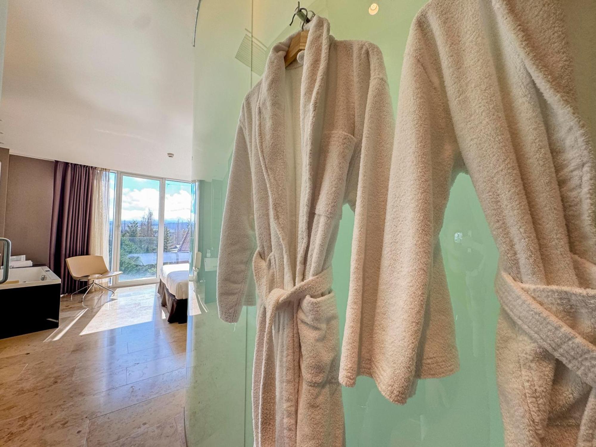 Hotel Jardines De Uleta Suites Vitoria-Gasteiz Ngoại thất bức ảnh